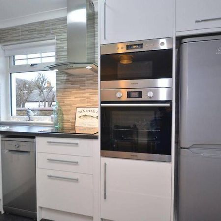 Ideally Located Modern Flat Apartment Трун Екстериор снимка